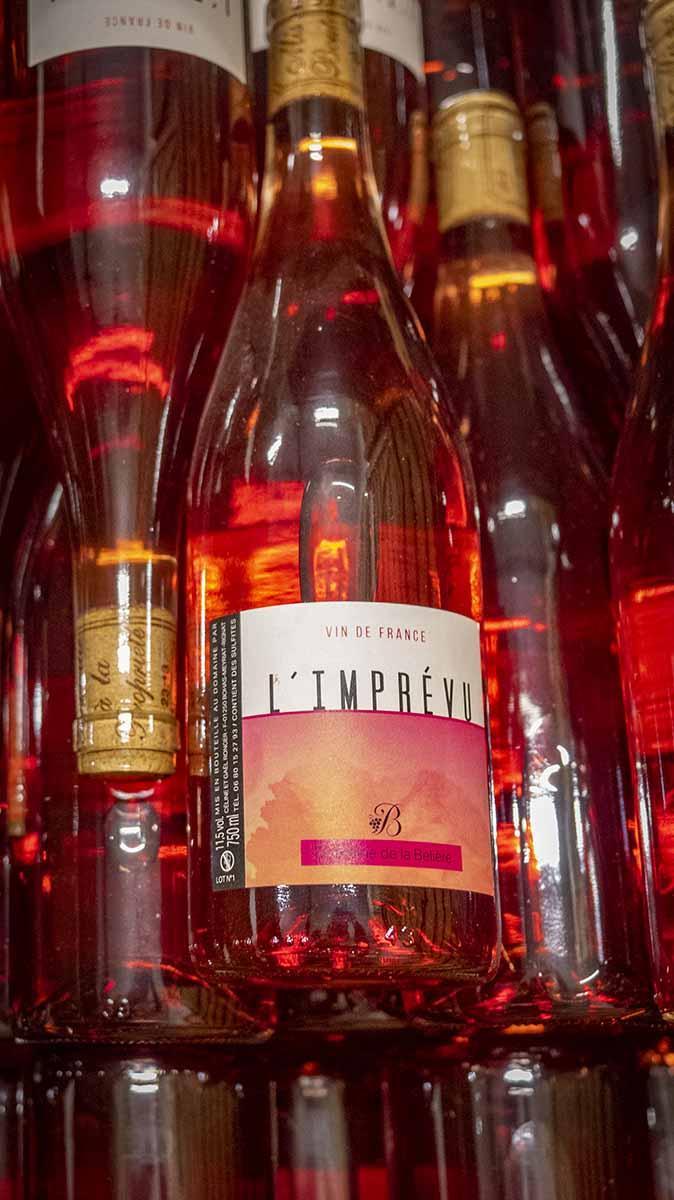 Savourez nos vins d'exception lors de nos dégustations conviviales.